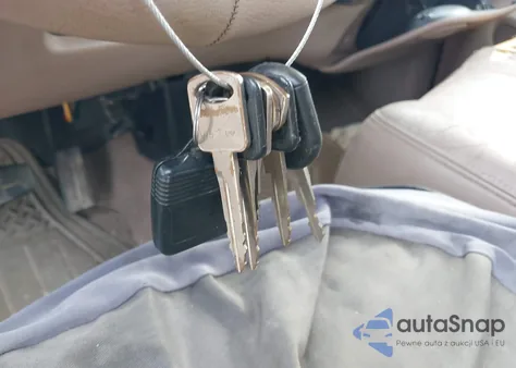 1998 Ford F-150 Lariat/Standard/Xl/Xlt from USA, damaged, VIN 1FTZX1766WKB37136